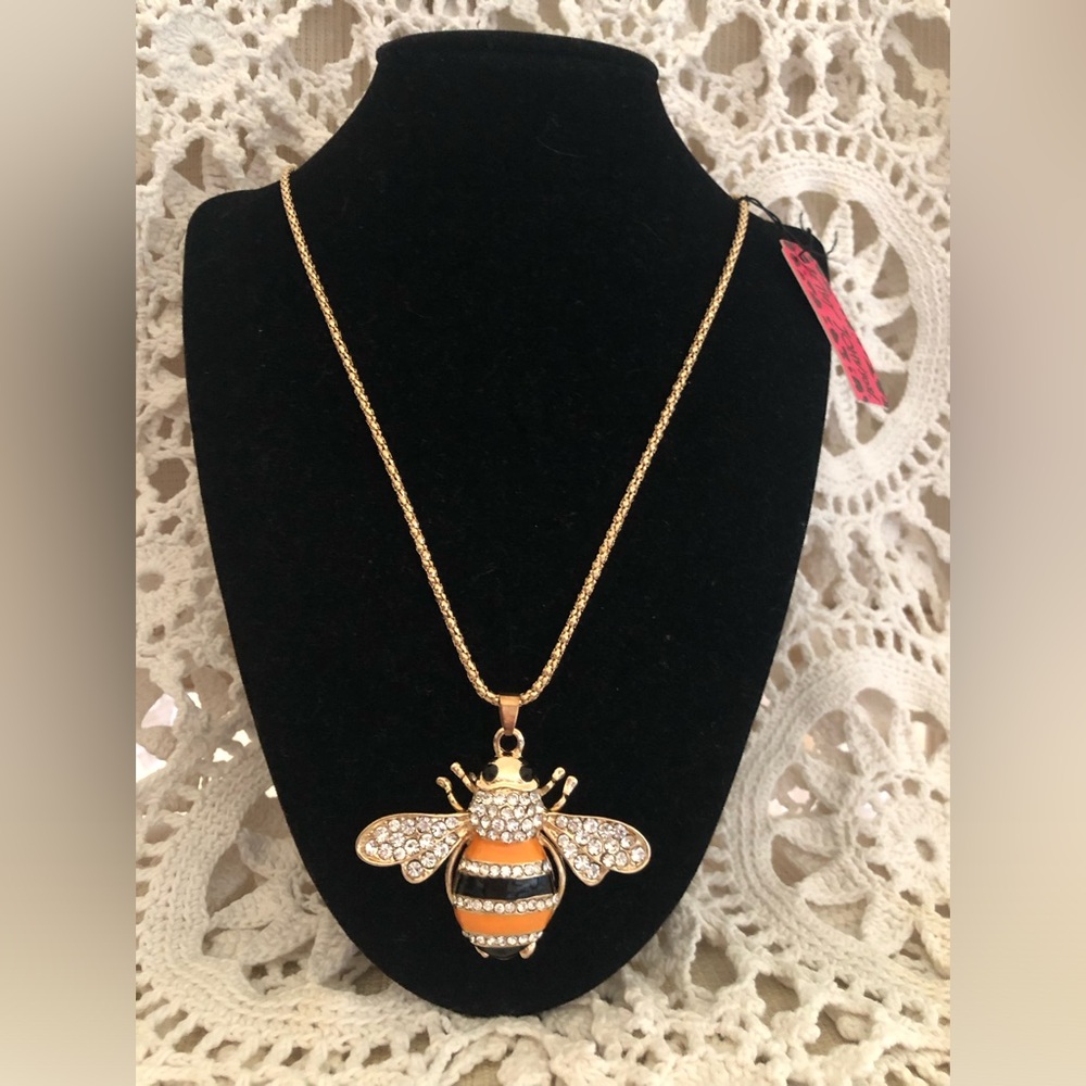 NWT Betsey Johnson Bee Necklace